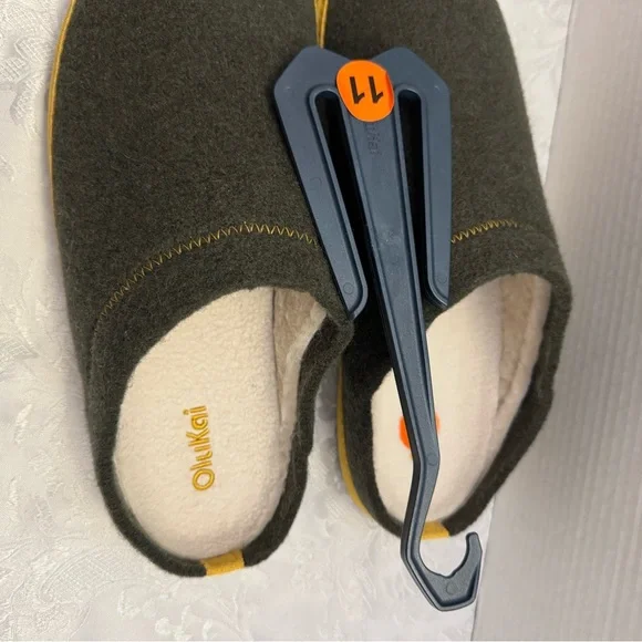 OluKai Men’s 11 Hamani Hulu Wool Slippers Dusty Olive Mustard Mule Shoe‎ Slip On